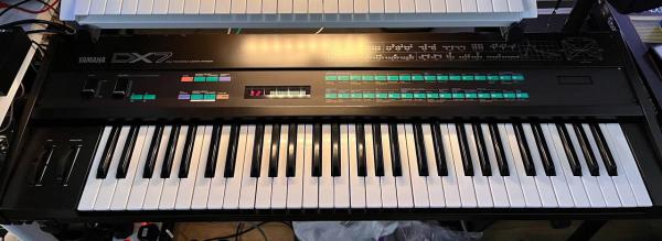 yamaha dx7 cena