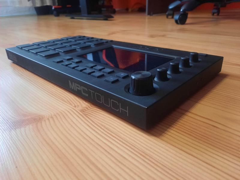 AKAI MPC TOUCH | Midi