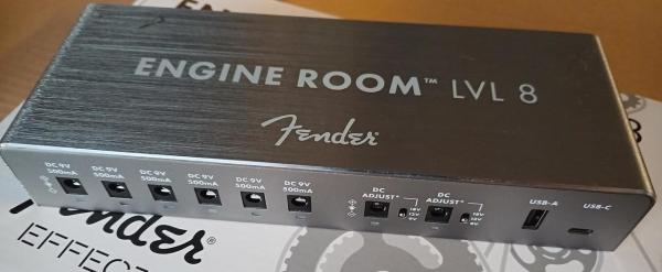 Fender pedalboard with engine room lvl8