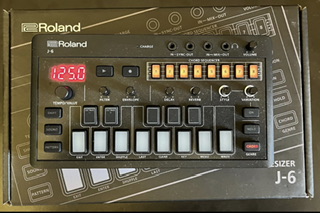 Roland J-6 Aira Compact Chord Synthesizer PREDANY | Midi